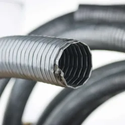 Metalowy elastyczny wąż do odciągu spalin z generatora prądu 68-88 cm